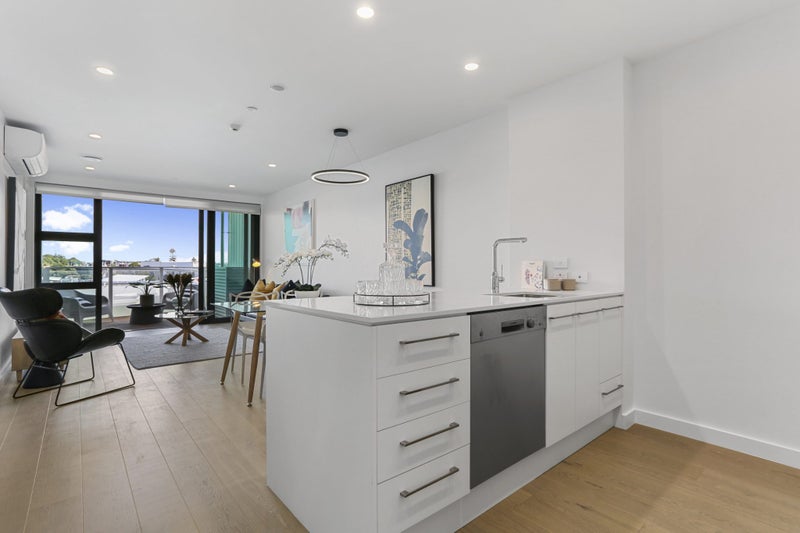 201/64 Great South Road, Epsom, Auckland - Carousel 2