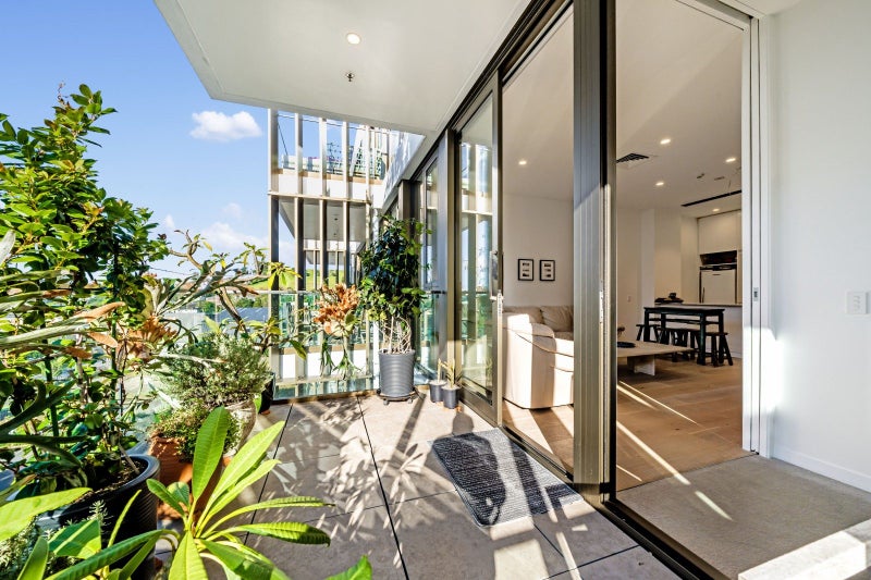 404/12 St Marks Road, Remuera, Auckland - Carousel 1