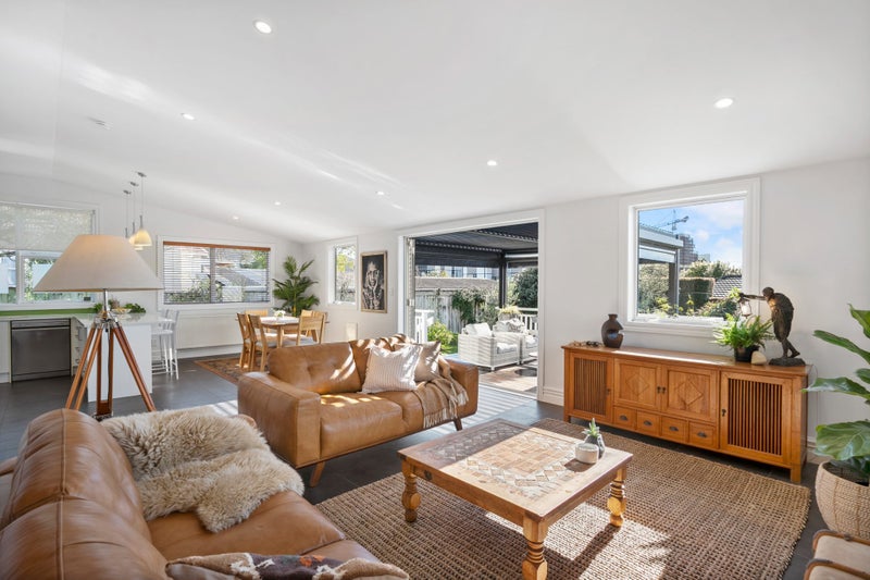 4 Fontenoy Street, Mount Albert, Auckland - Carousel 2