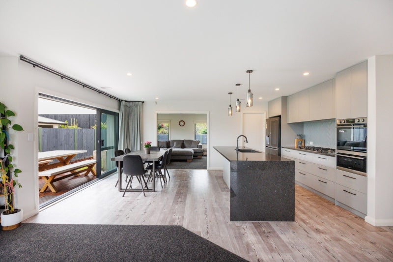 30 Atlantic Drive, Fitzherbert, Palmerston North - Carousel 2