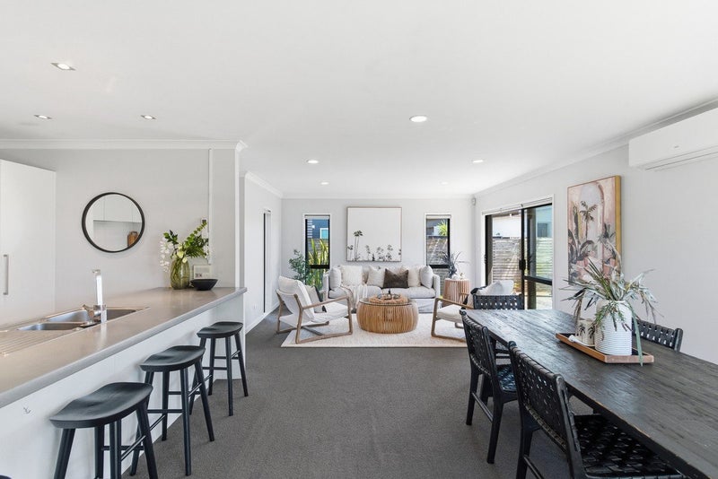 5 Ella Place, Papamoa Beach, Tauranga, Bay Of Plenty - Carousel 1