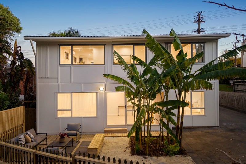 583 East Coast Road, Browns Bay, Auckland - Carousel 1