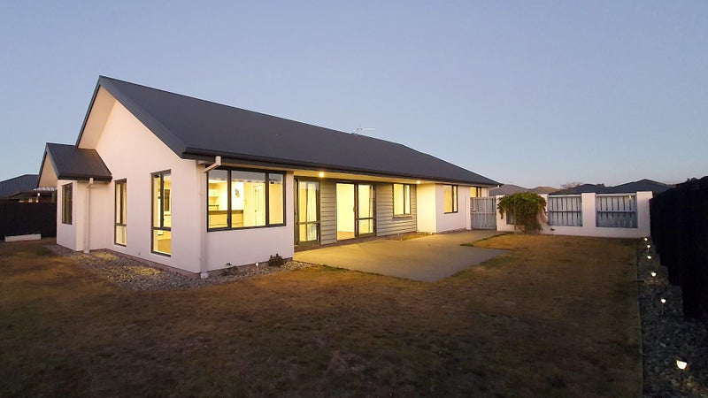 28 Surfers Place, North New Brighton, Christchurch - Carousel 1