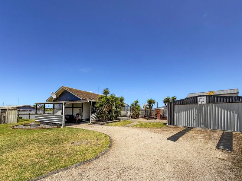 38 Tongariro Street, Castlecliff, Whanganui - Carousel 1