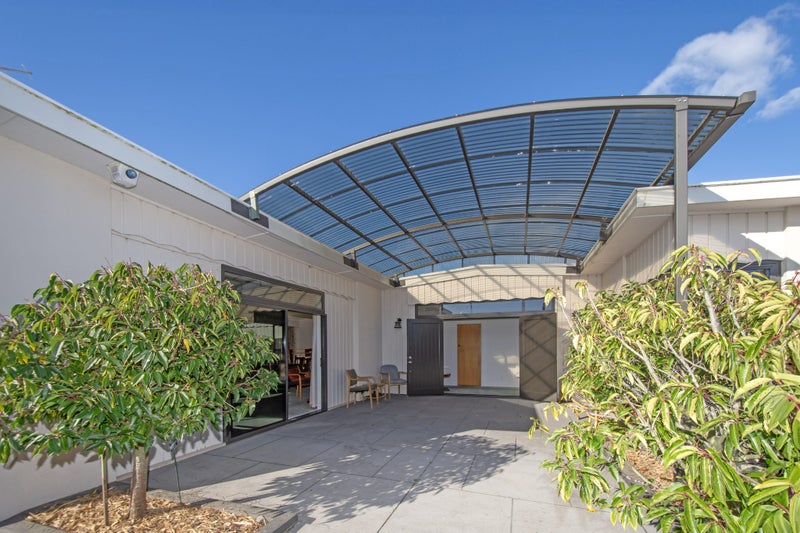 11 Gilbert Street, Amberley, Amberley - Carousel 1