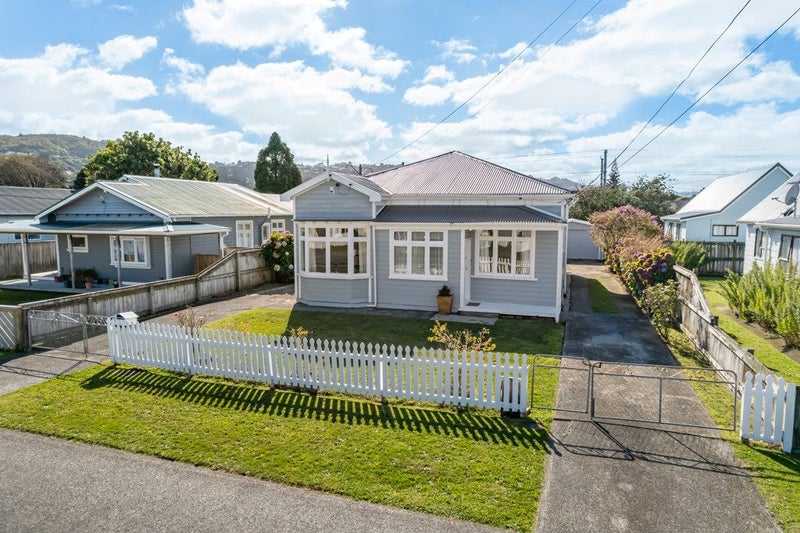 11 North Street, Petone, Lower Hutt - Carousel 1