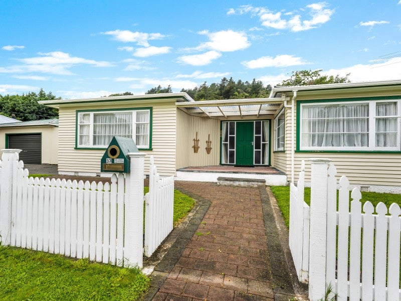 33 Peel Place, Wainuiomata, Lower Hutt - Carousel 2
