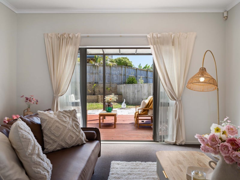 30 Ipukarea Street, Weymouth, Auckland - Carousel 2