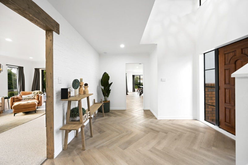 21 Nielsen Gardens, Rototuna, Hamilton - Carousel 1