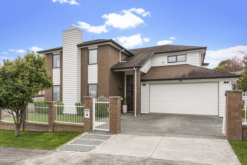 17 Eric Gifford Drive, Ranui, Auckland - Carousel 1