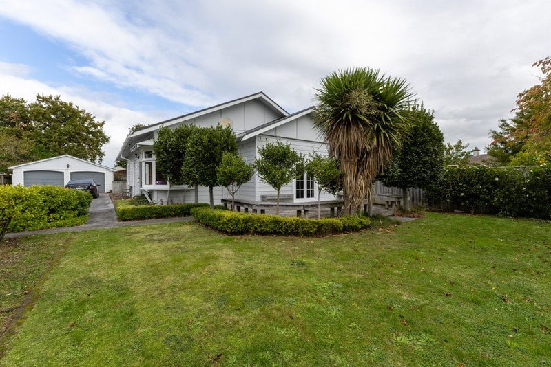 2 Beresford Street, Takaro, Palmerston North - Carousel 1