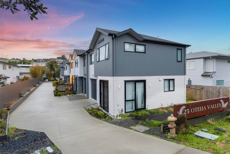 25A Oteha Valley Road, Northcross, North Shore City, Auckland - Carousel 2