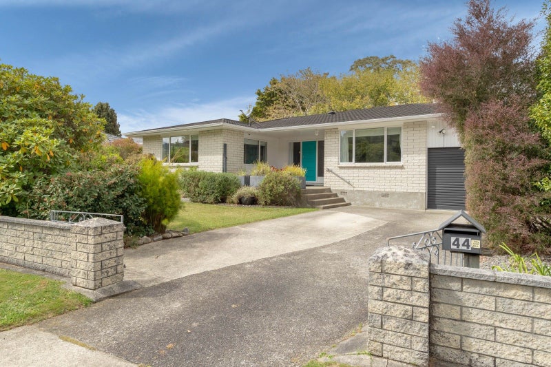 44 Holdsworth Avenue, Trentham, Upper Hutt - Carousel 1