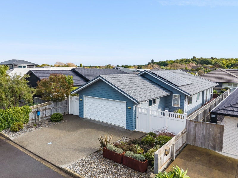8 Paioke Street, Waikanae - Carousel 1
