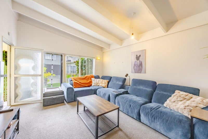 2/51 Avenue Road, Greenmeadows, Napier - Carousel 1