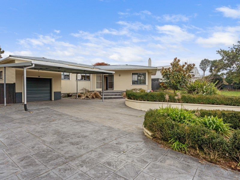 37 Brecon Road, Stratford - Carousel 1