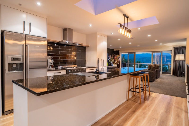 75 Mount Marua Way, Timberlea, Upper Hutt - Carousel 2