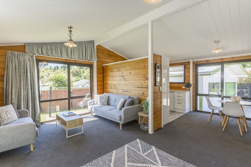 30 Hookway Grove, Paraparaumu - Carousel 2