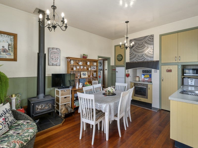10 Riverside Drive, Kelvin Grove, Palmerston North - Carousel 2