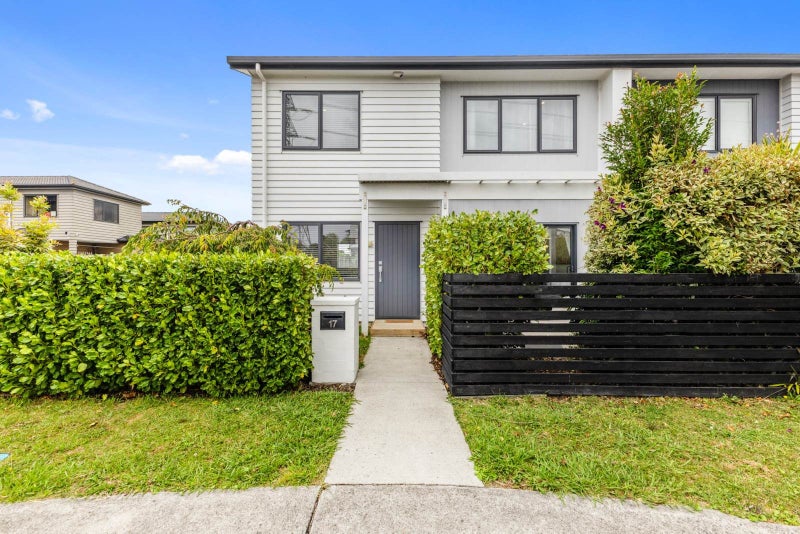17 Biplane Street, Takanini, Auckland - Carousel 1