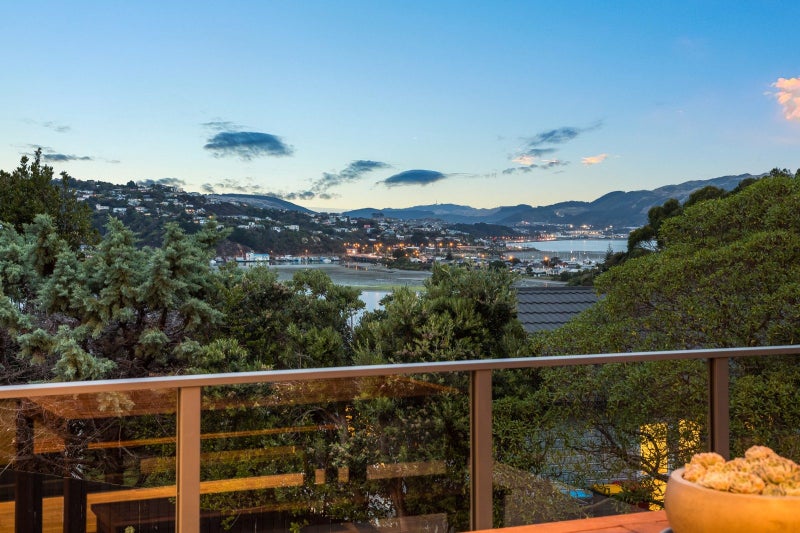 9A Saint Ives Drive, Camborne, Porirua - Carousel 24