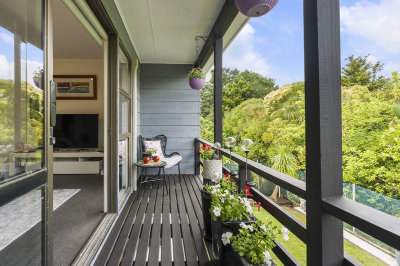 2/10 Seaton Road, Murrays Bay, Auckland - Carousel 25