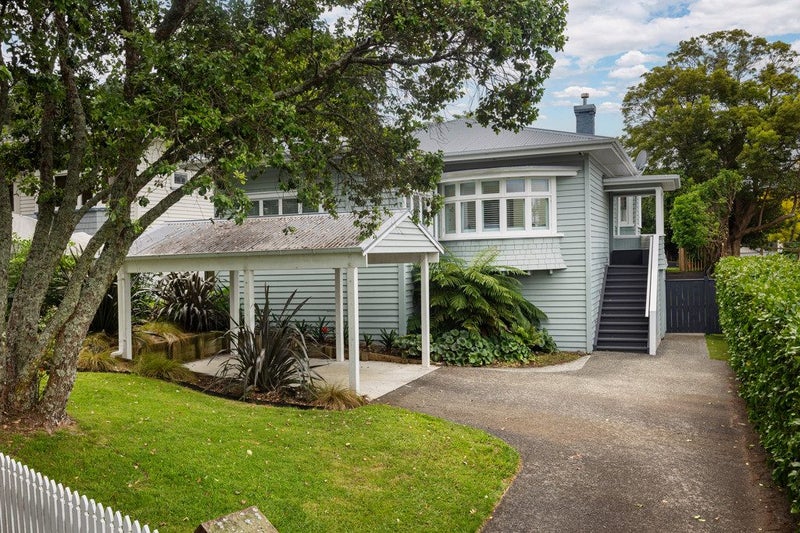 11 Mountfield Terrace, Mount Albert, Auckland - Carousel 1