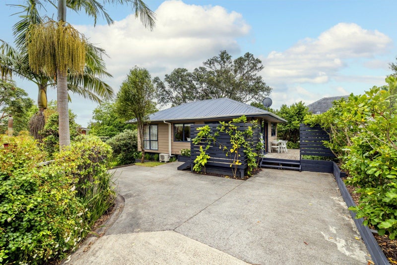21A Fraser Road, Narrow Neck, Auckland - Carousel 2