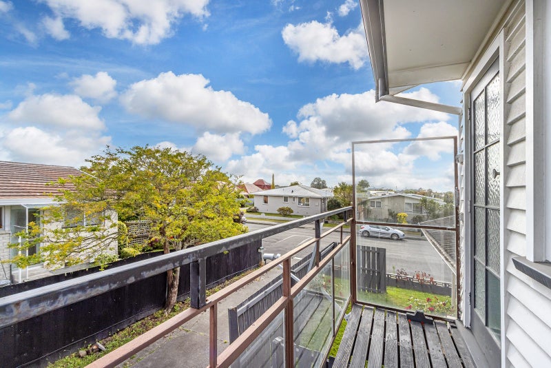 1/11 Division Street, Riccarton, Christchurch - Carousel 12