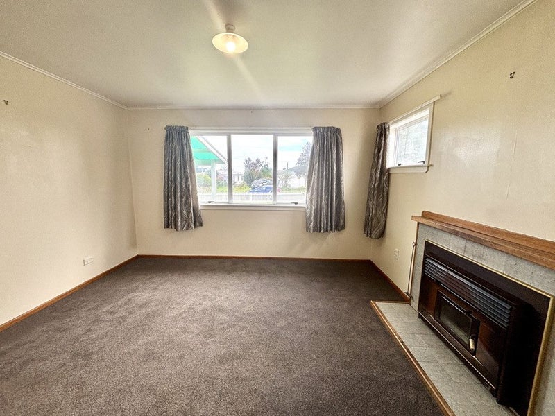 22 Rimu Street, Edgecumbe, Edgecumbe - Carousel 2