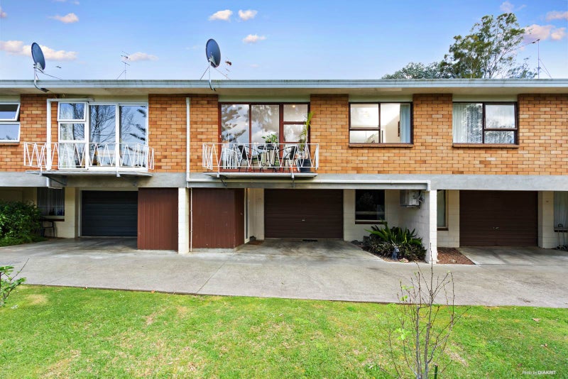 21/16 Willerton Avenue, New Lynn, Auckland - Carousel 1