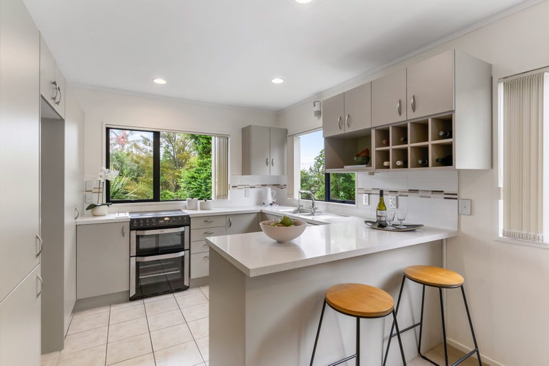 2/894 East Coast Road, Northcross, Auckland - Carousel 2