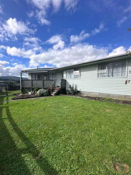 50 Aniseed Grove, Timberlea, Upper Hutt, Wellington - Carousel 1