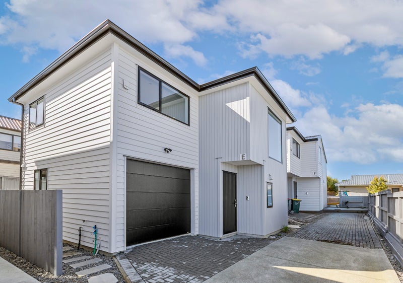 10E Pax Avenue, Forrest Hill, Auckland - Carousel 1