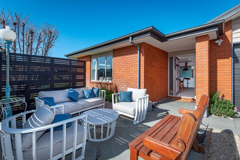 14 Saint Peters Close, Woolston, Christchurch - Carousel 1