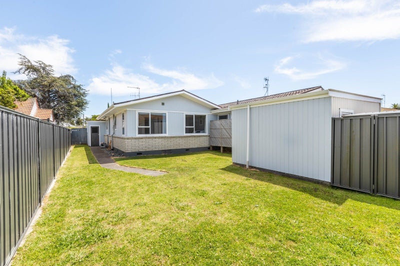 2/6 Russell Road, Marewa, Napier - Carousel 1