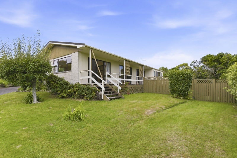 27 Brandon Street, Otaki - Carousel 2