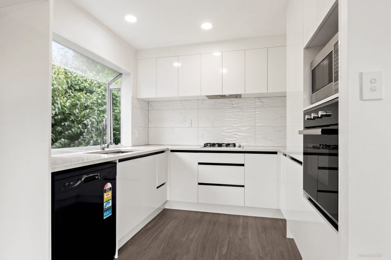 1/42 Pomaria Road, Henderson, Waitakere City, Auckland - Carousel 2