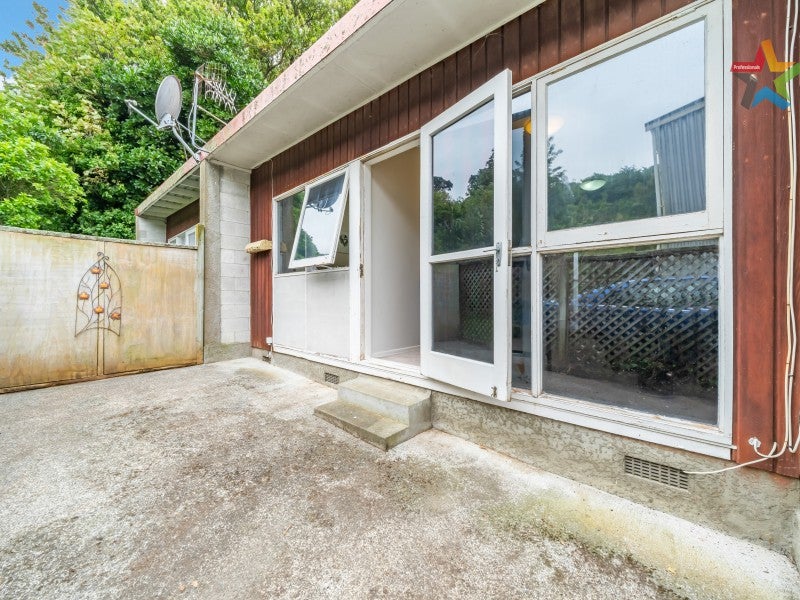 3/5 Bridge ST, Melling, Lower Hutt - Carousel 1