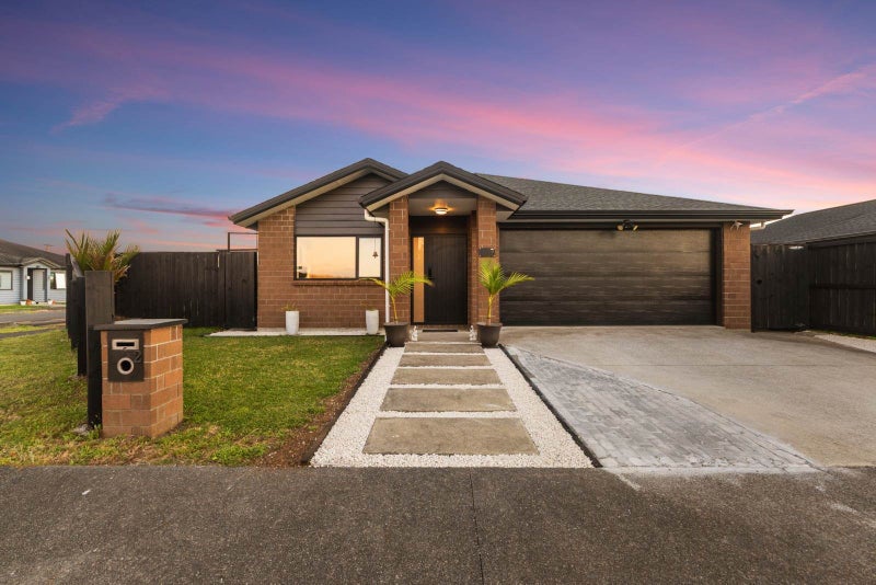 2 Grandifolia Road, Takanini, Takanini - Carousel 1