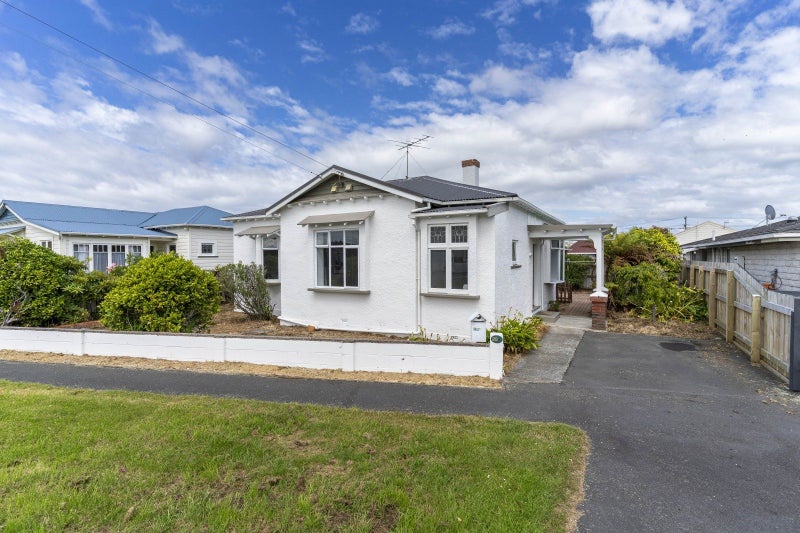 20 Royal Crescent, Saint Kilda, Dunedin - Carousel 1
