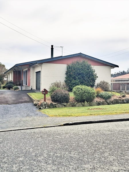 31 Ipswich Street, Balclutha - Carousel 20