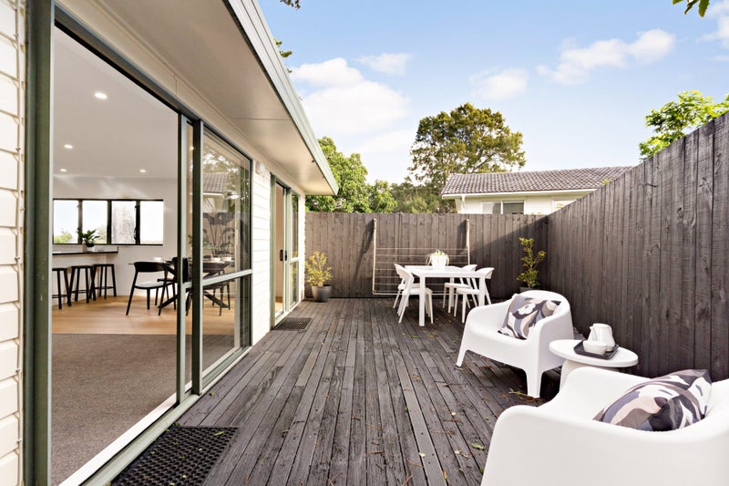 13A Volante Avenue, Wattle Downs, Auckland - Carousel 2