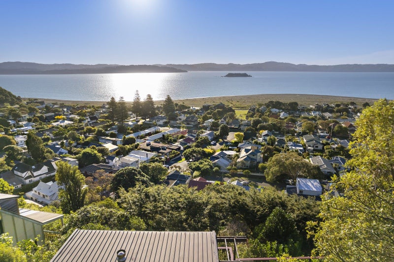 11 Karaka Street, Eastbourne, Lower Hutt - Carousel 2