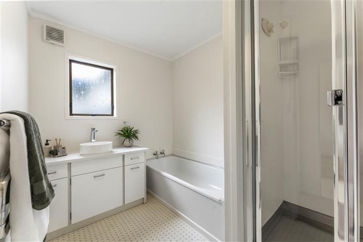 4/18 Armadale Rd, Remuera, Auckland City, Auckland - Carousel 2