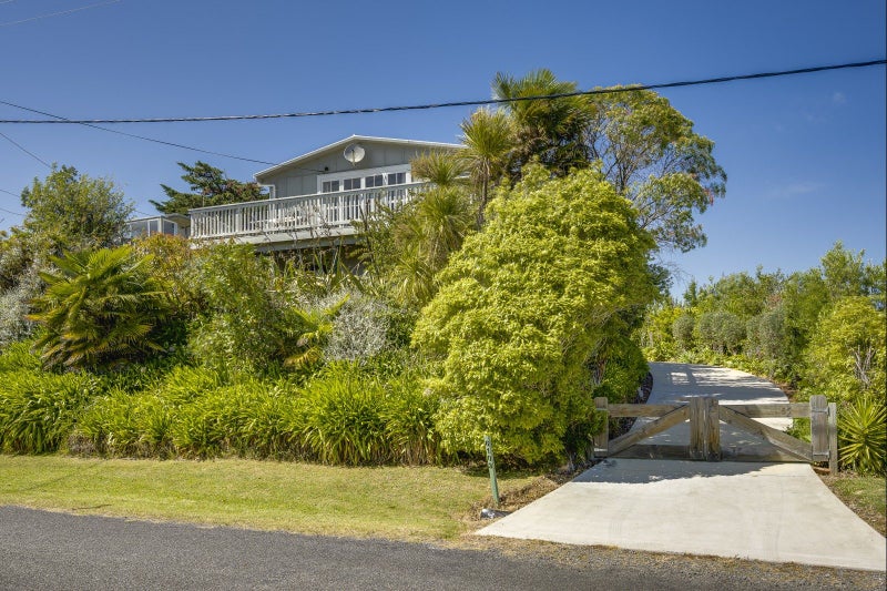 55 Gillies Crescent, Waimārama - Carousel 1