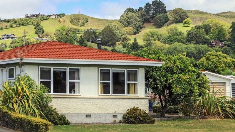 48 Trigg Crescent, Taradale, Napier - Carousel 1