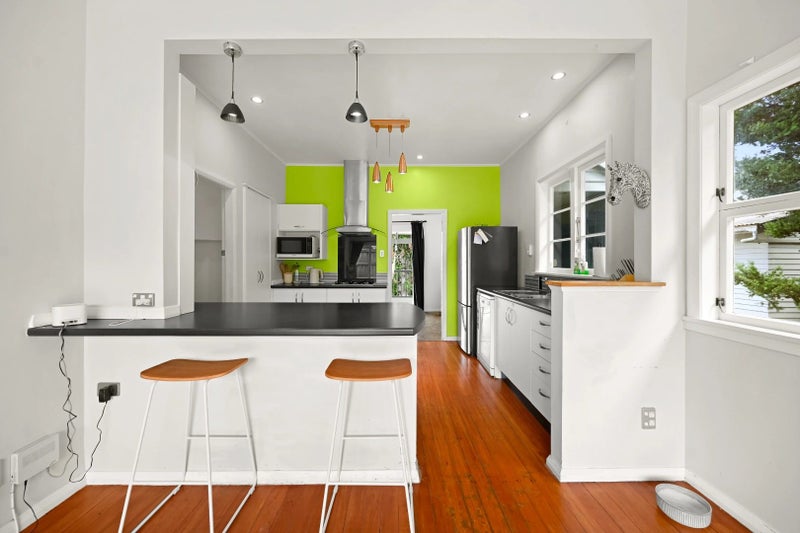 36 Forest Lake Road, Forest Lake, Hamilton - Carousel 2