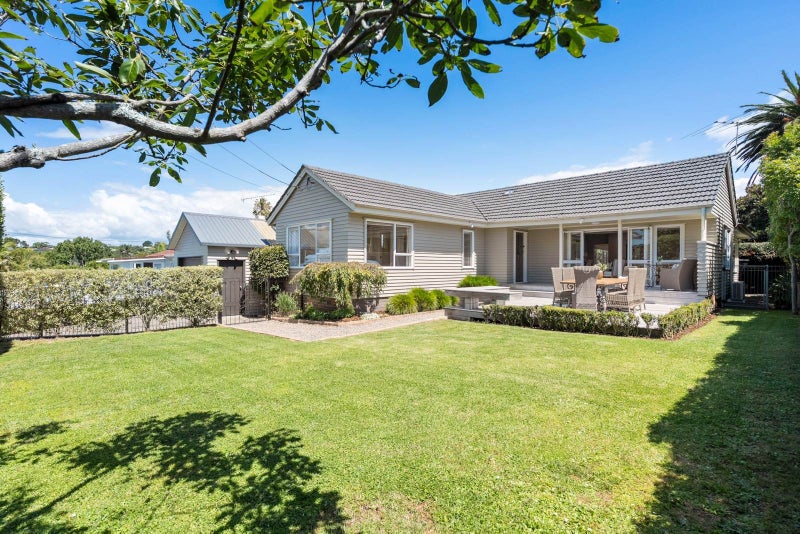 1 Roxy Terrace, Glendowie, Auckland - Carousel 1