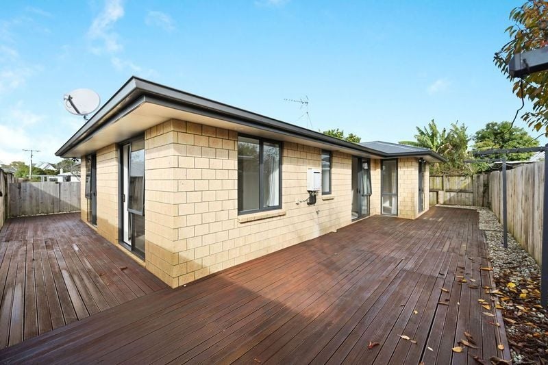 51 Carrington Avenue, Hillcrest, Hamilton - Carousel 1